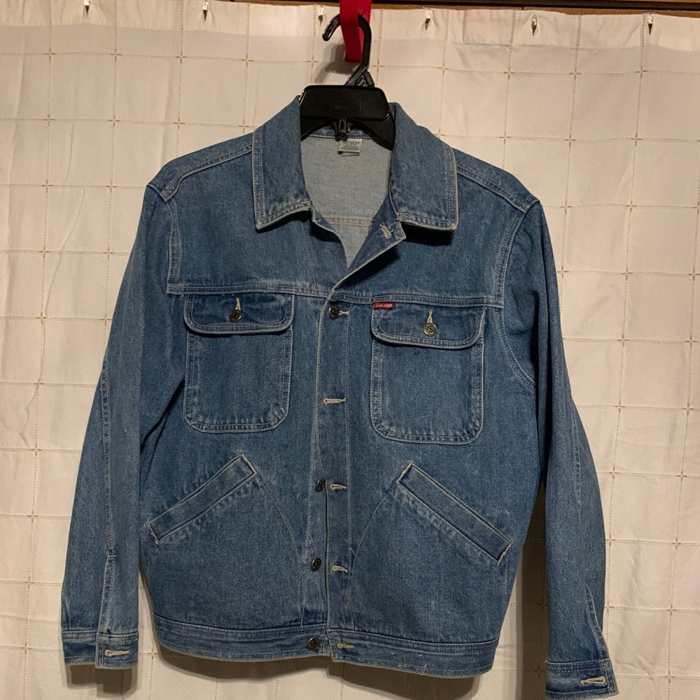 JEAN jacket!! Super cute.😎😎😎